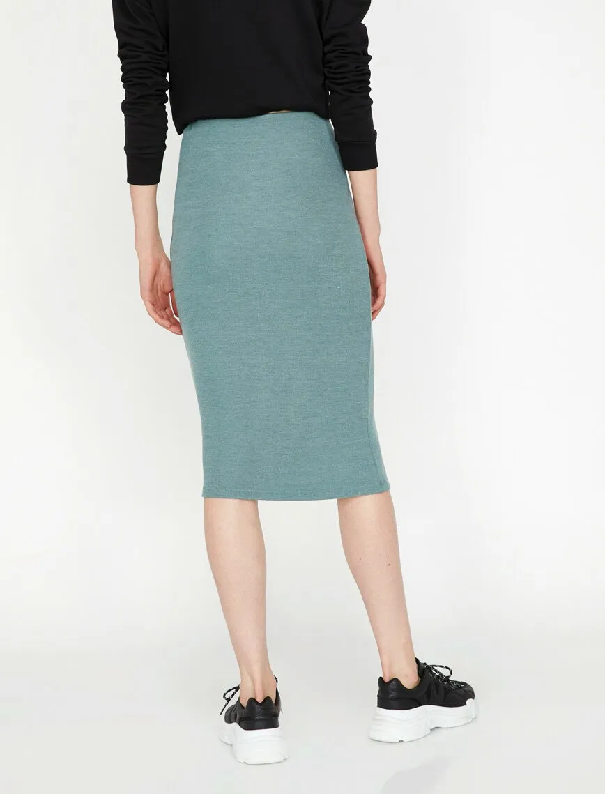 12116 Green Button Detailed Midi Skirt