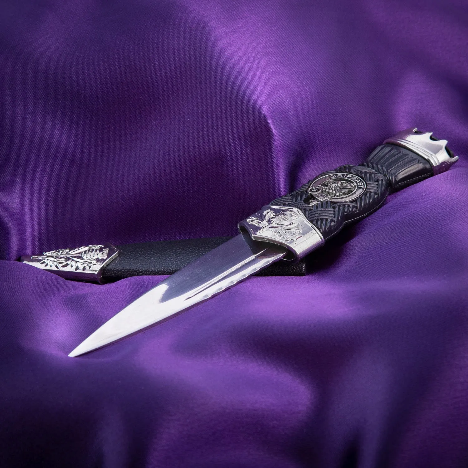 Clan Sgian Dubh Leslie