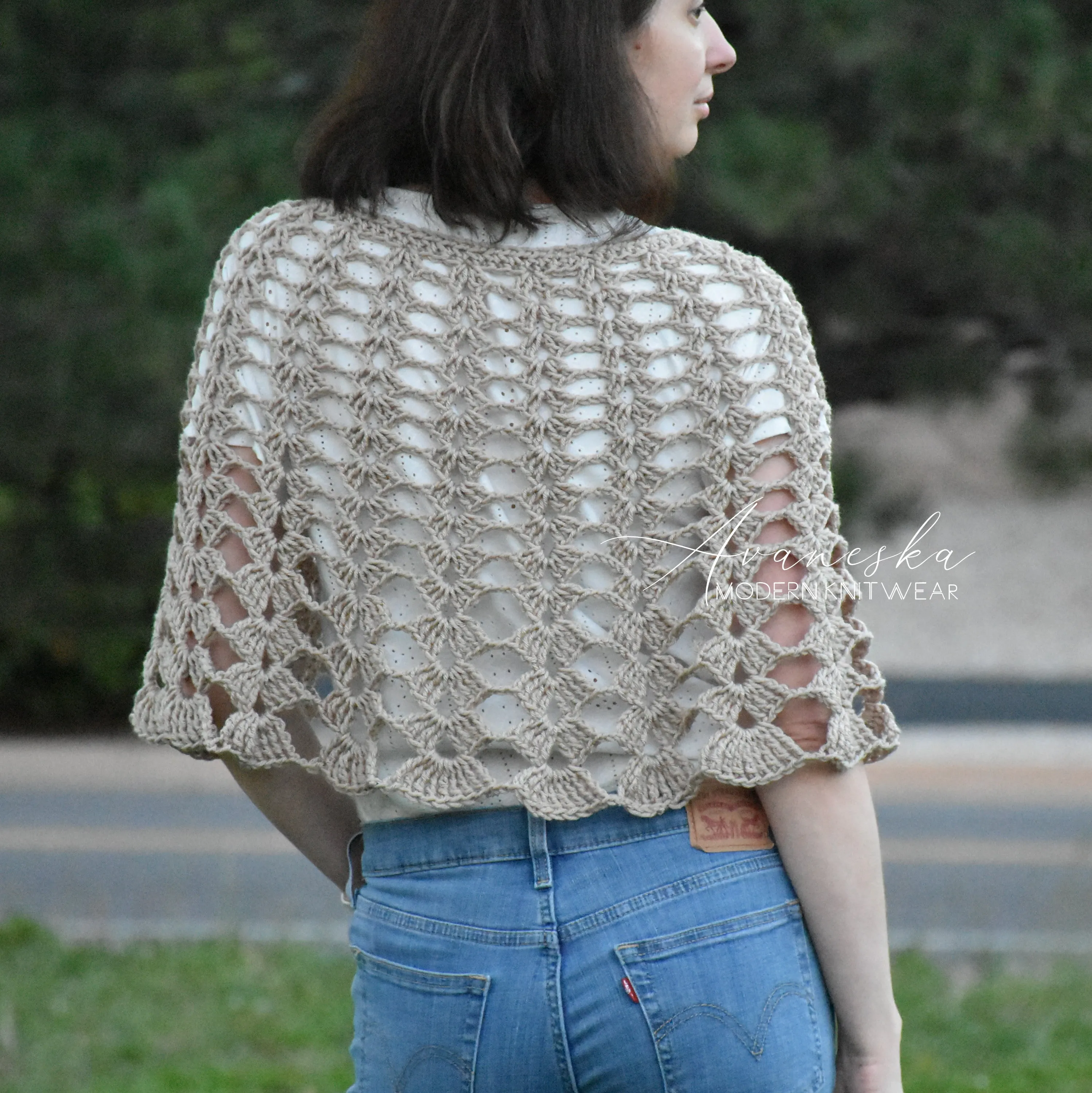 Crochet Round Capelet | The VENTANA