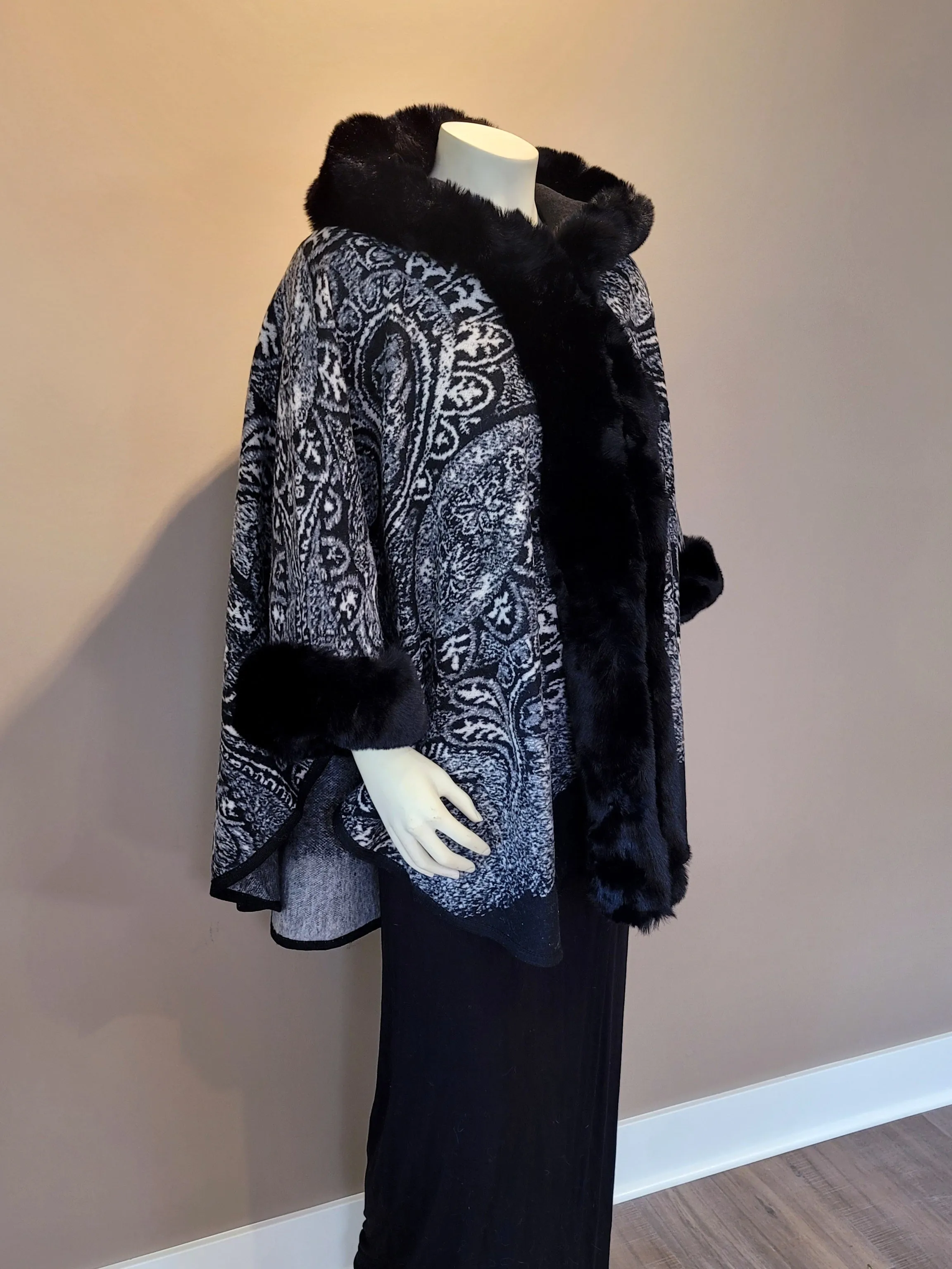 Faux Fur Trim Capelet Black