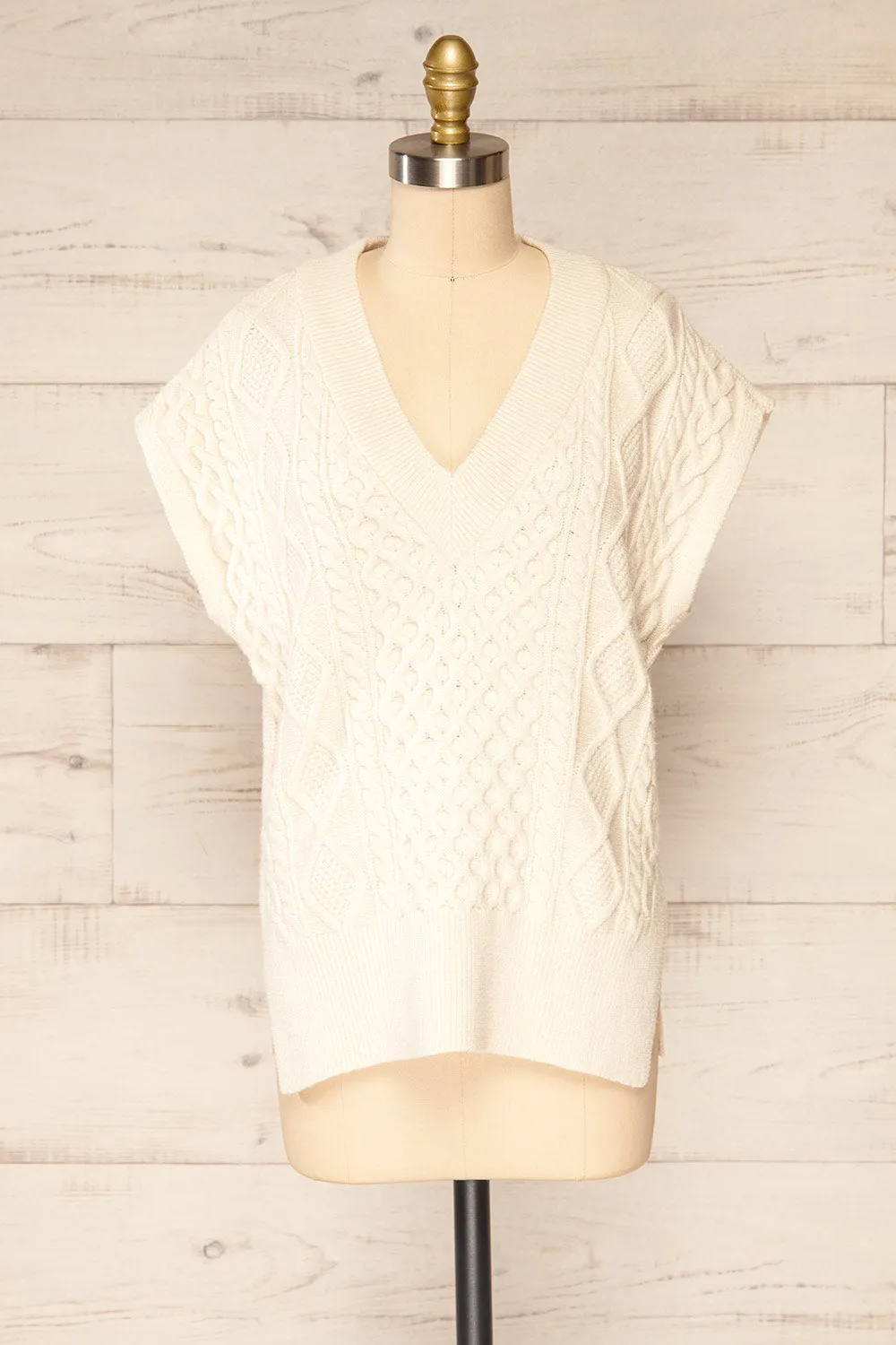 Kalamk | Sleeveless Knit Vest w/ V-Neck