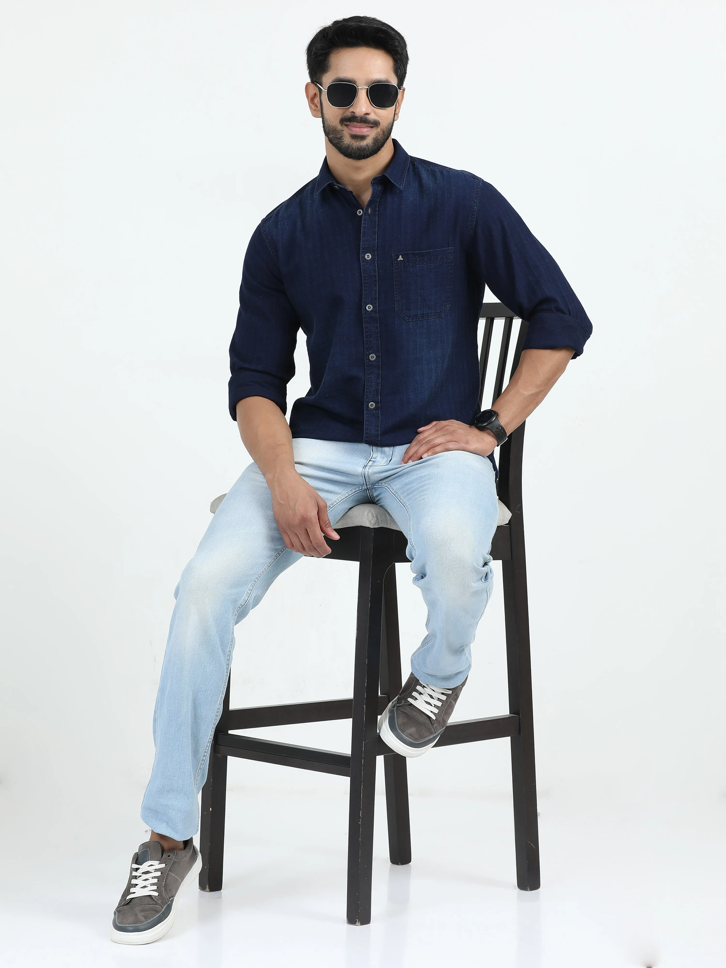 MEN'S BLUE SOLID SLIM FIT DENIM SHIRT