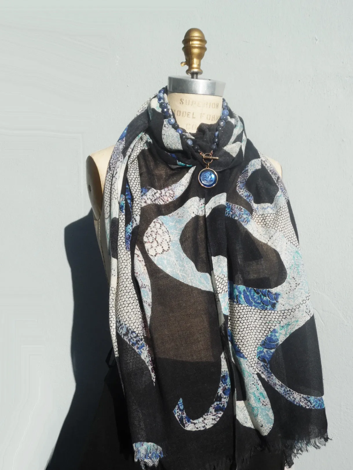 Shawl Silk And Cashmere Navy And Black Modern Loop